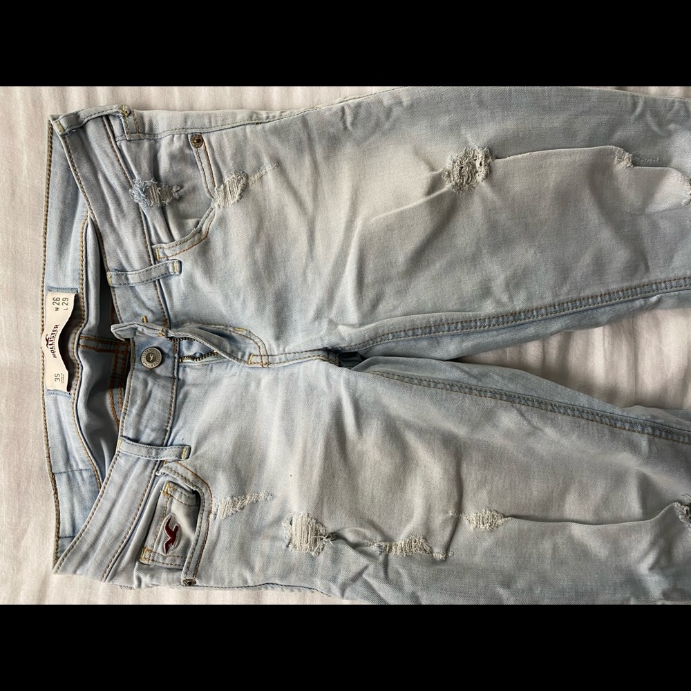 HOLLISTER SKINNY JEANS- light wash